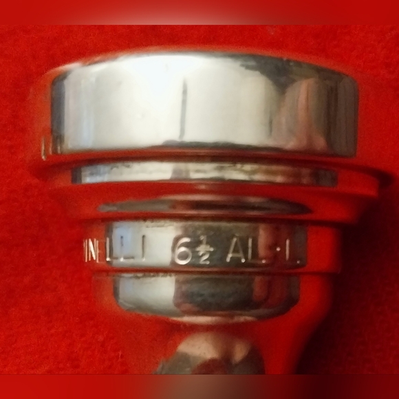 Giardinelli 6 1/2 AL-L Large Shank Trombone Mouthpiece Brass Instrument Part - Picture 2 of 5
